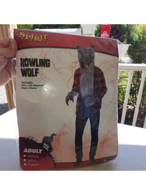 Howling Werewolf costume adult Sz Medium, Shirt w/ Fur & Mask, No gloves